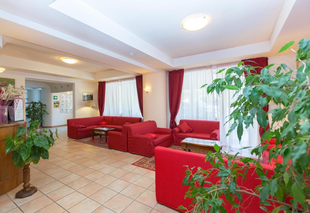 Hotel Gambrinus Abbadia San Salvator Bagian luar foto