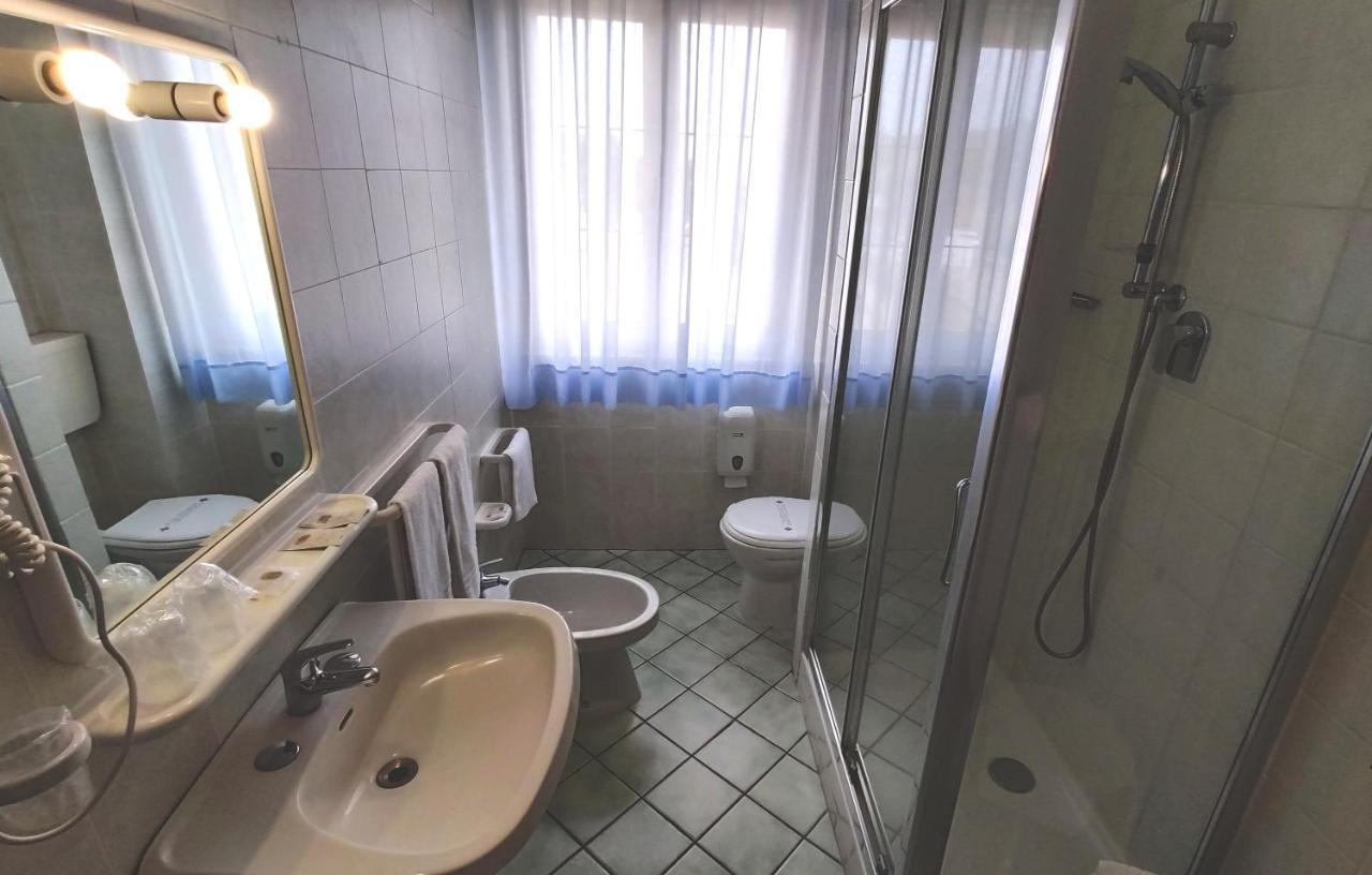 Hotel Gambrinus Abbadia San Salvator Bagian luar foto