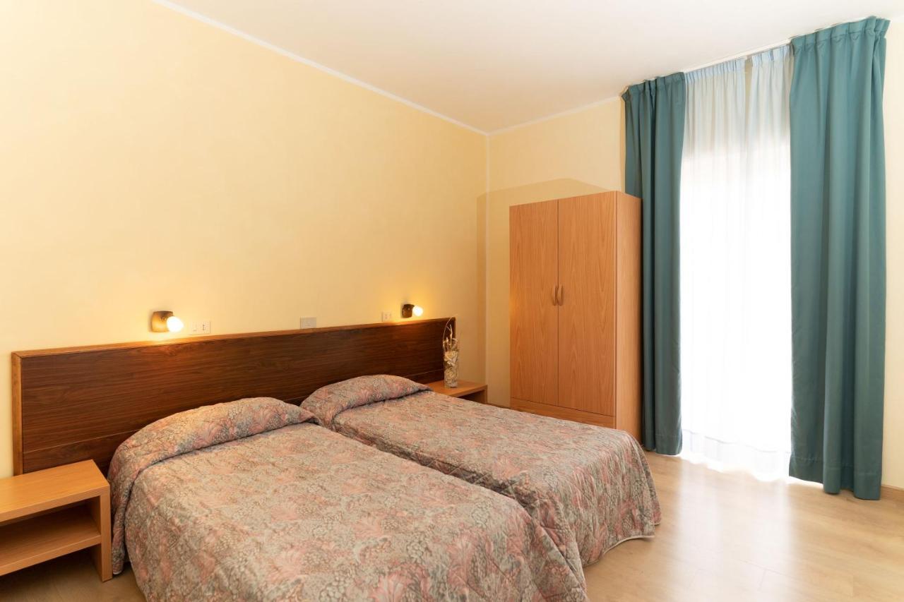 Hotel Gambrinus Abbadia San Salvator Bagian luar foto