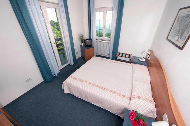 Hotel Gambrinus Abbadia San Salvator Bagian luar foto