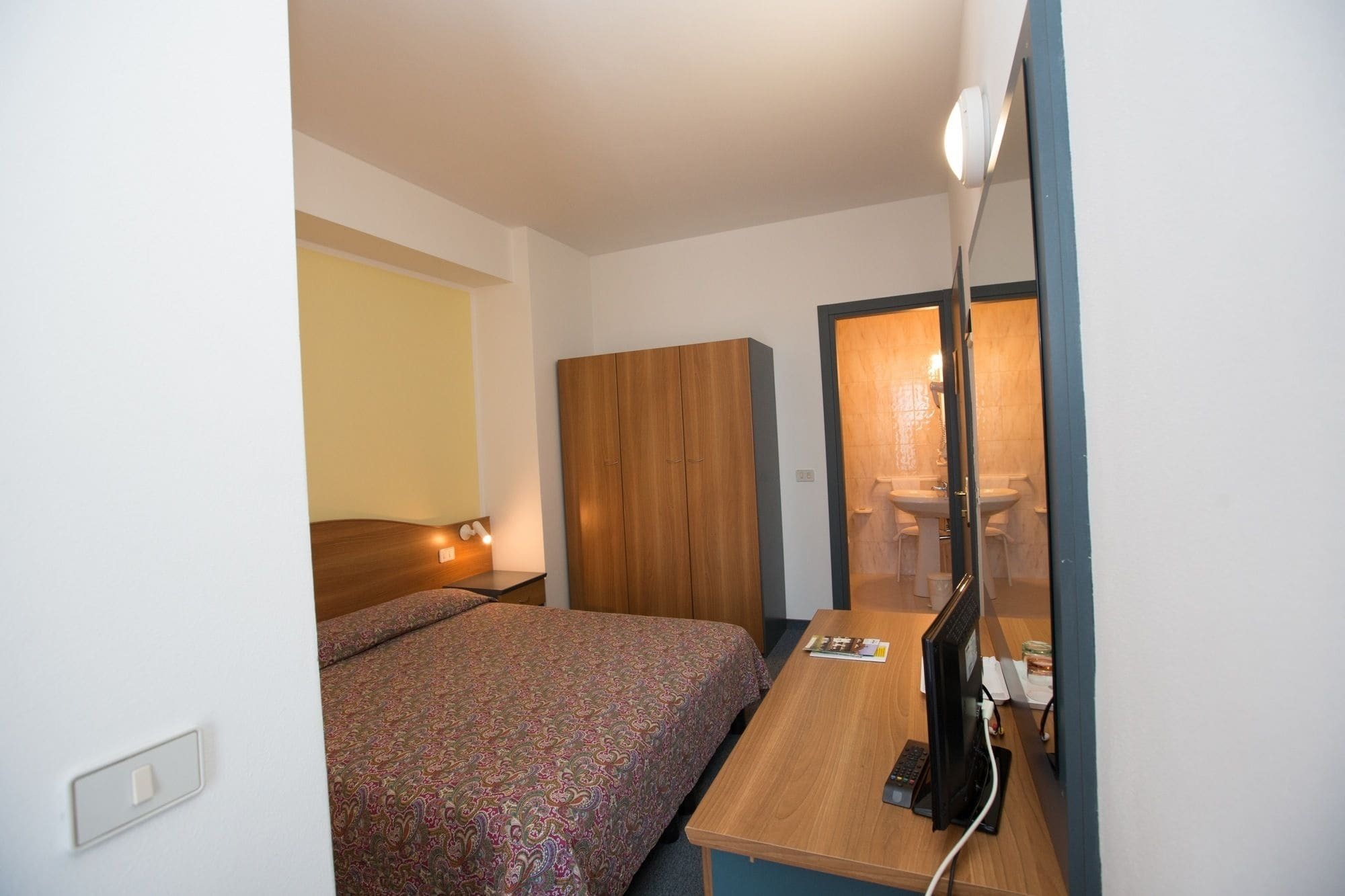 Hotel Gambrinus Abbadia San Salvator Bagian luar foto