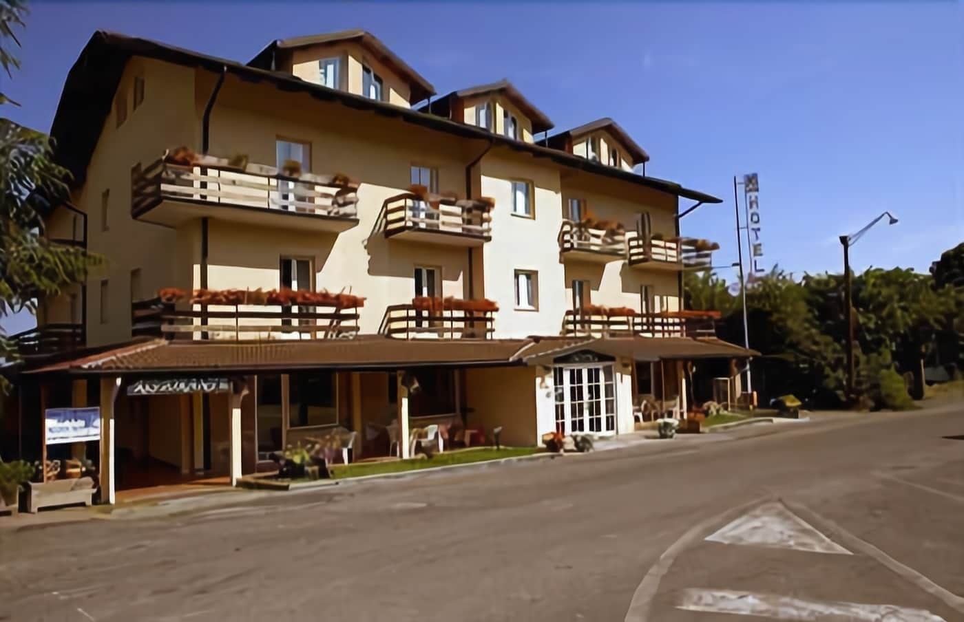 Hotel Gambrinus Abbadia San Salvator Bagian luar foto