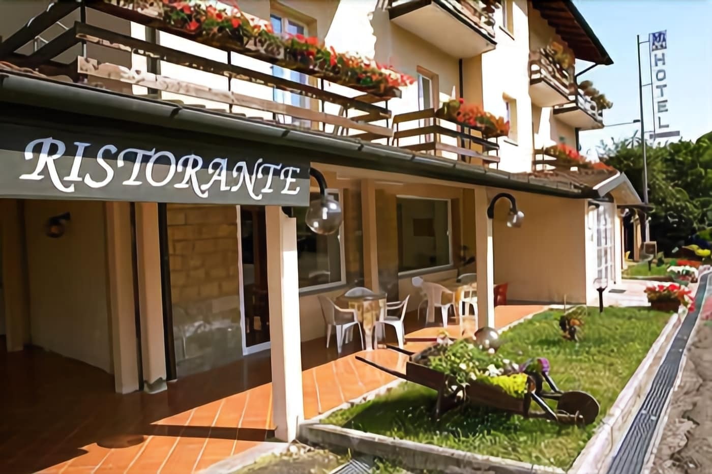 Hotel Gambrinus Abbadia San Salvator Bagian luar foto